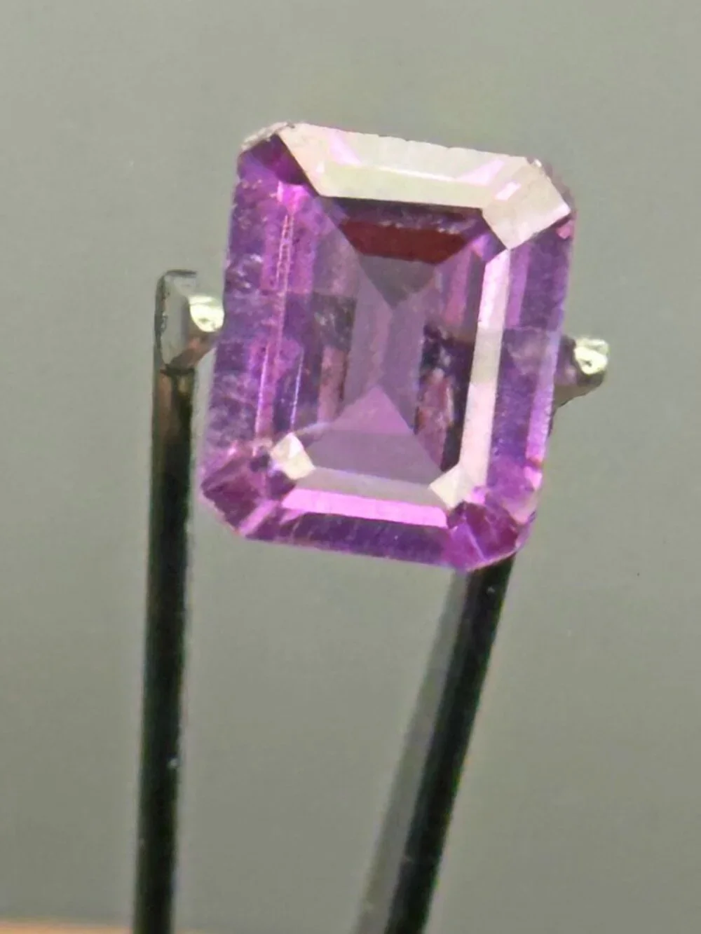 Color Changing Alexandrite - Picture 7 of 16